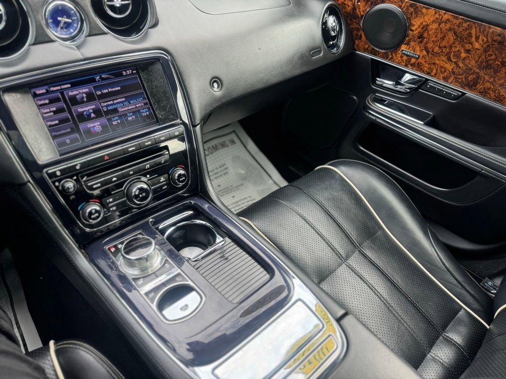 Used 2013 Jaguar XJ AWD image 34