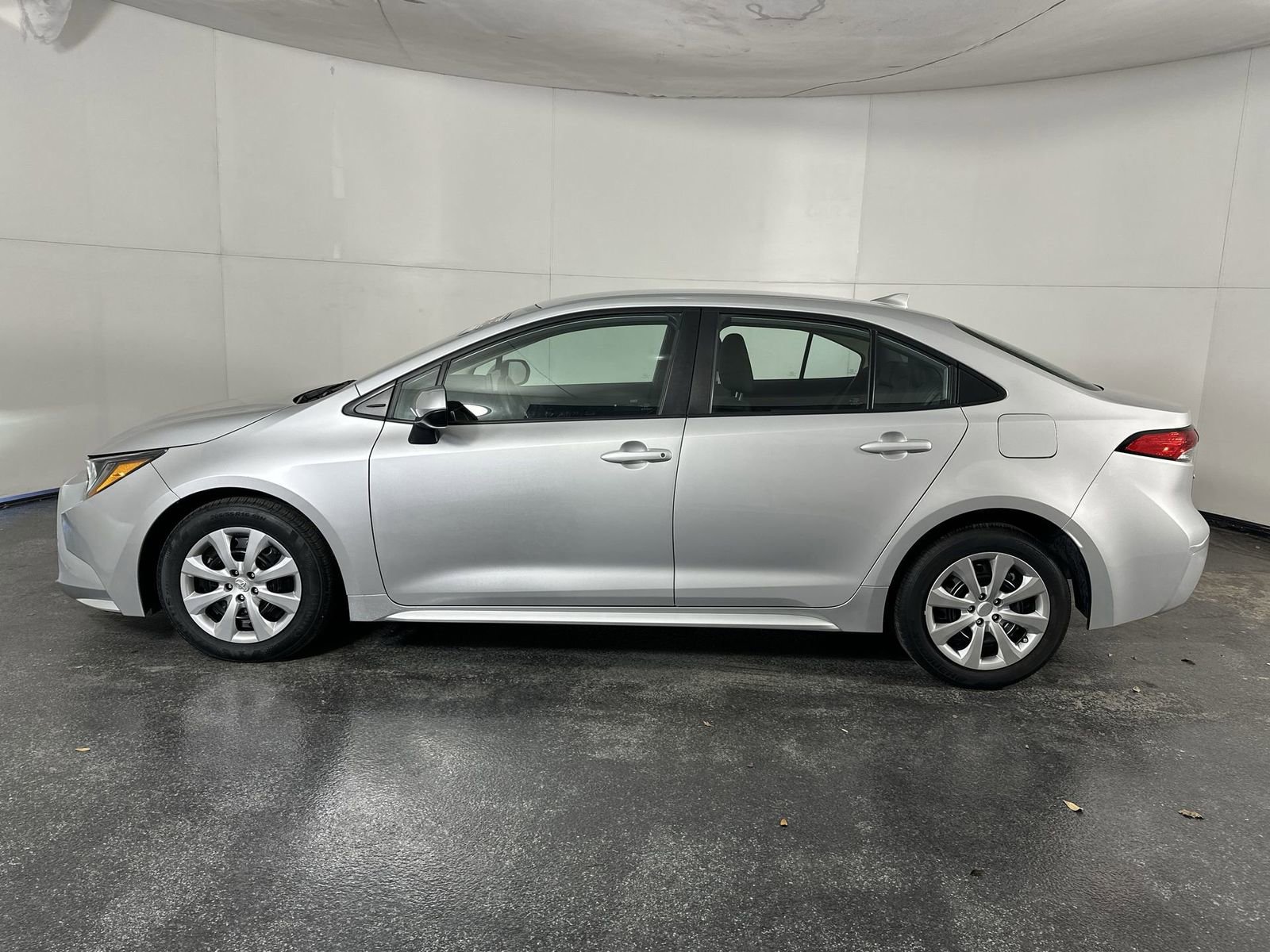 Used 2023 Toyota Corolla LE image 5