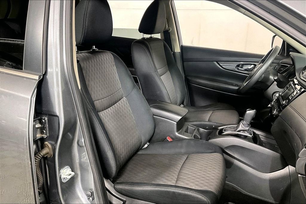 Used 2017 Nissan Rogue S w/ Appearance Package image 7