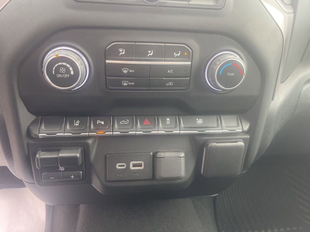 Used 2024 Chevrolet Silverado 2500 Custom w/ Custom Value Package image 33