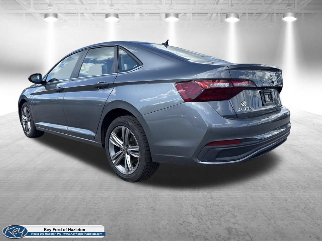 Used 2024 Volkswagen Jetta SE FWD image 7