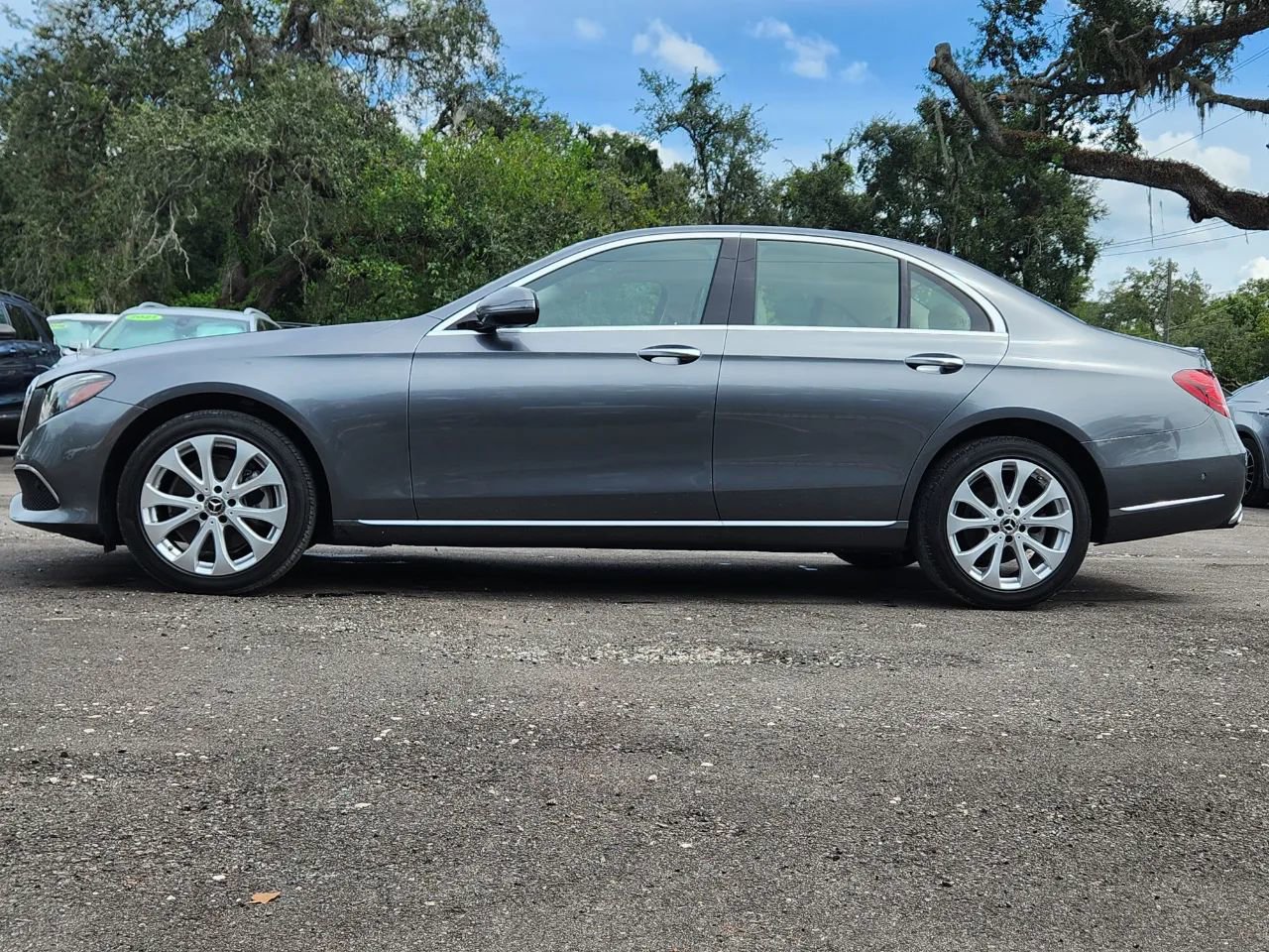 Used 2018 Mercedes-Benz E 300 4MATIC w/ Premium 1 Package image 4