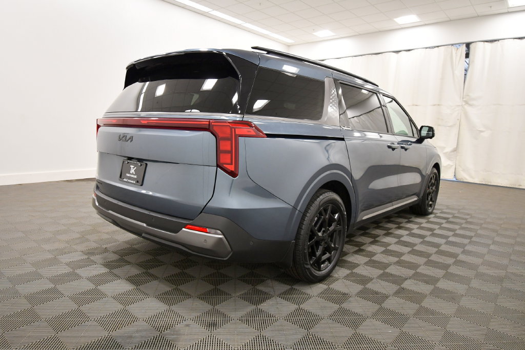 Certified 2026 Kia Carnival SX w/ SX Dark Edition Package FWD image 8