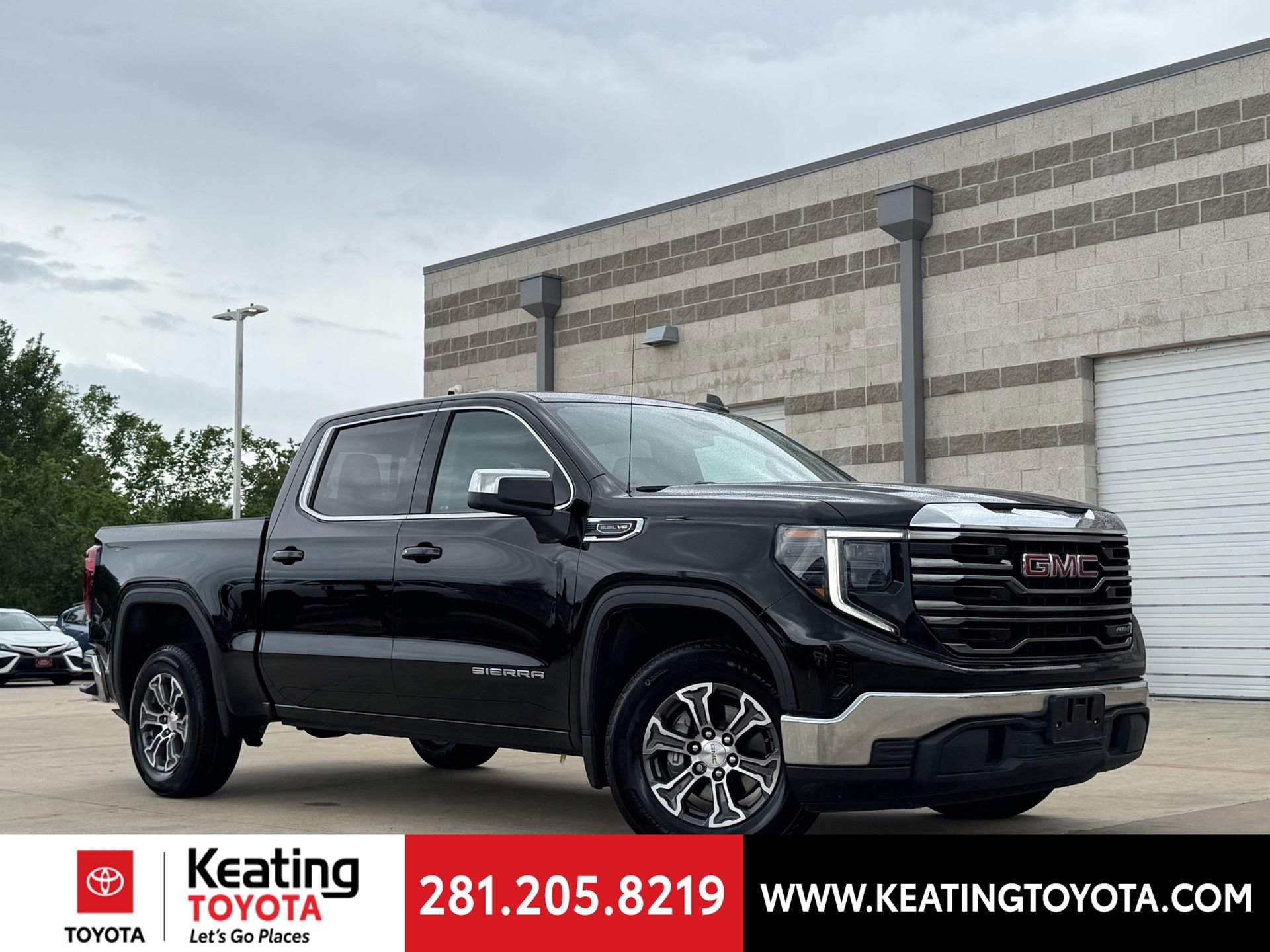 Used 2024 GMC Sierra 1500 SLE w/ Preferred Package RWD image 1