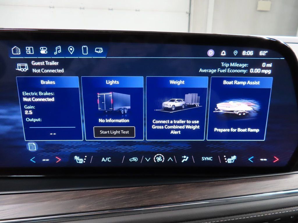 Used 2025 Chevrolet Suburban Z71 w/ Z71 Off-Road Package AWD/4WD image 23