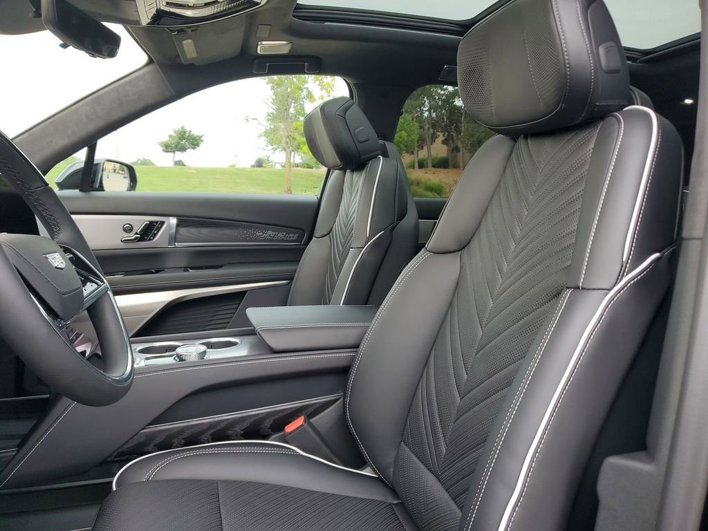 New 2026 Cadillac Vistiq Platinum image 19