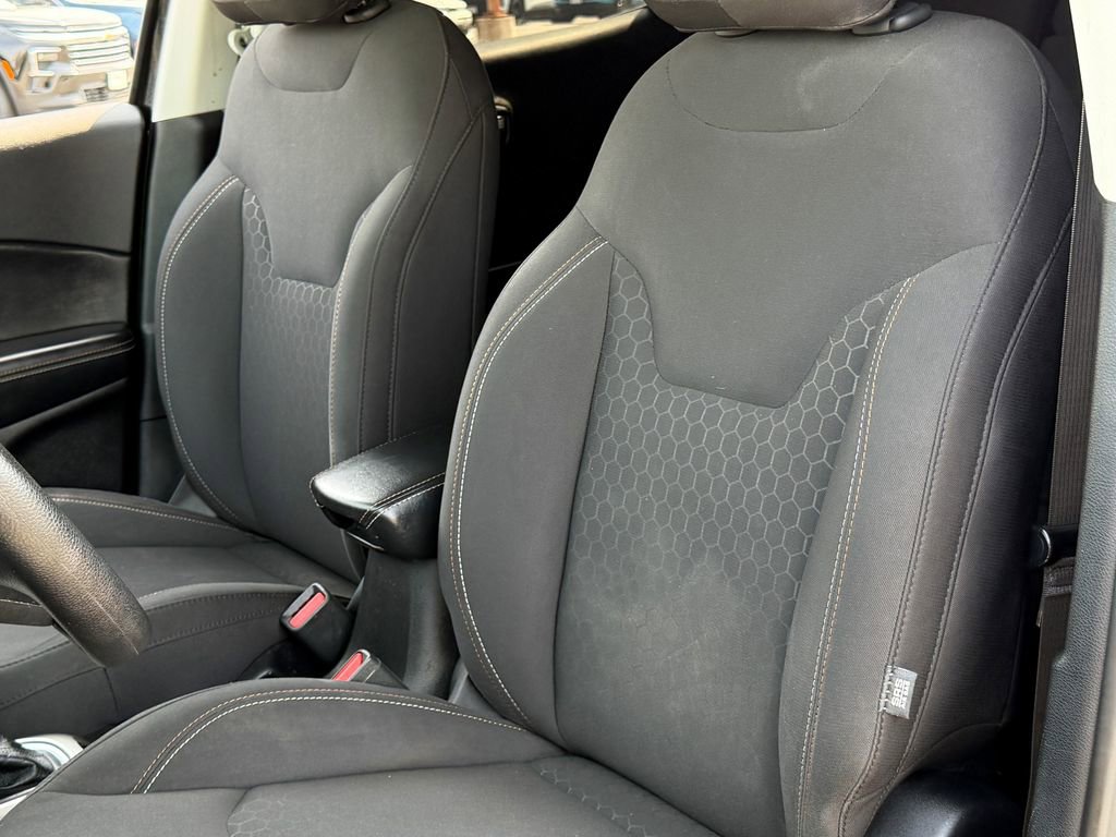 Used 2018 Jeep Compass Sport w/ Tech Group image 20