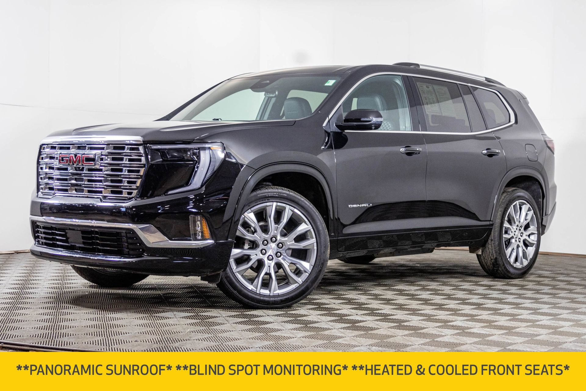 Used 2024 GMC Acadia Denali image 2