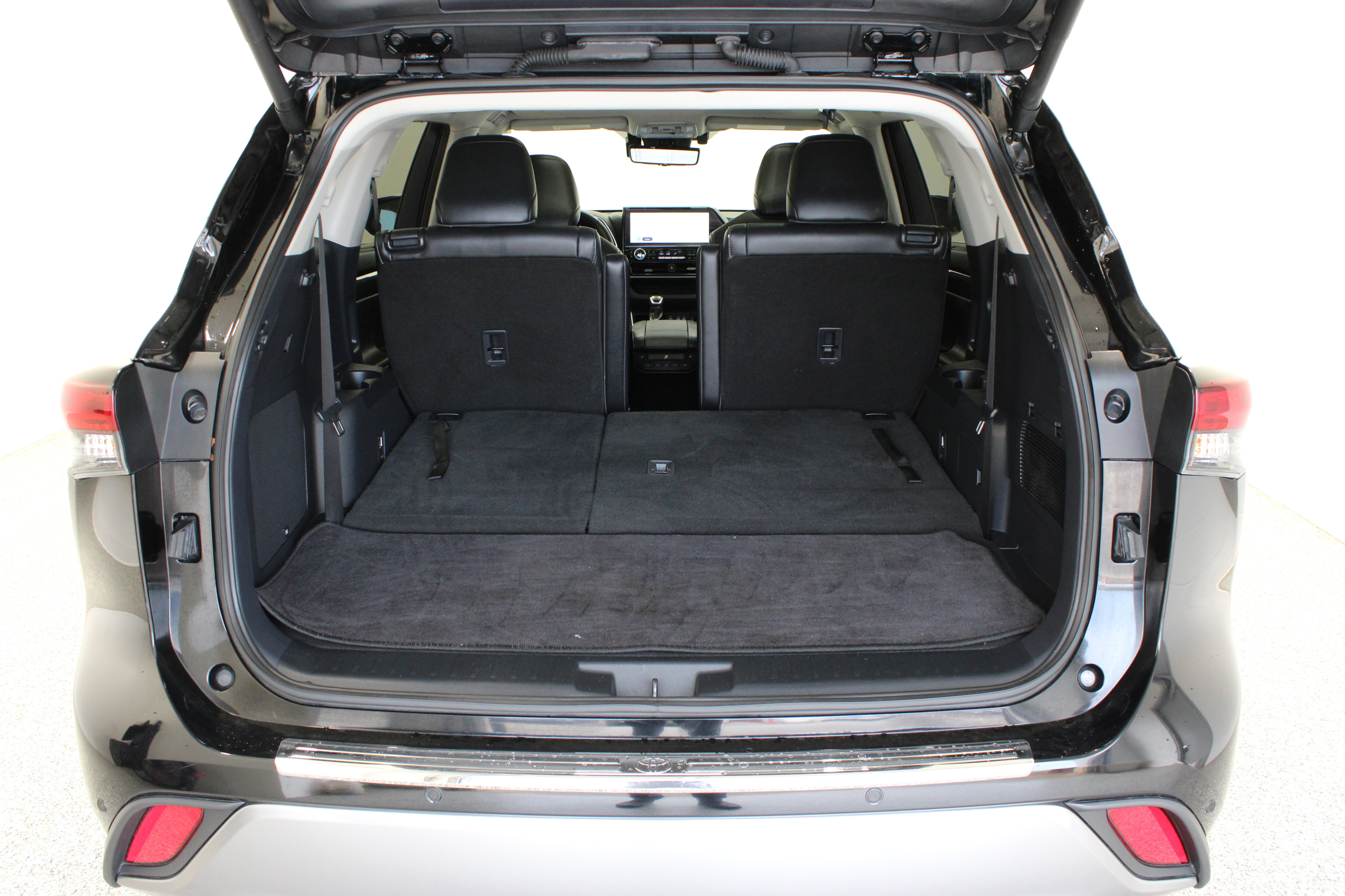 Used 2024 Toyota Highlander Platinum FWD image 35