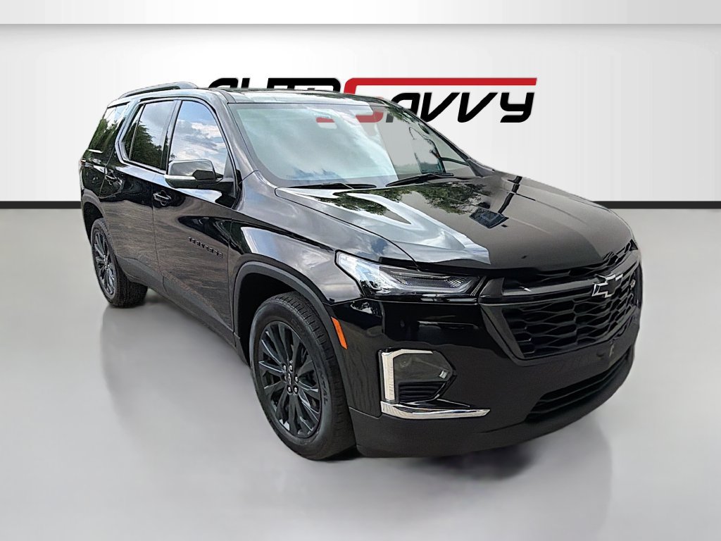 Used 2023 Chevrolet Traverse RS FWD image 1