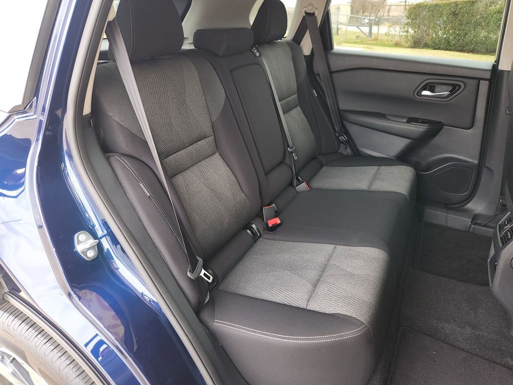 Used 2025 Nissan Rogue SV AWD/4WD image 14