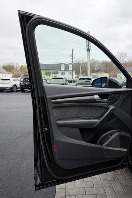 Used 2023 Audi SQ5 Premium Plus w/ Premium Plus Package image 26