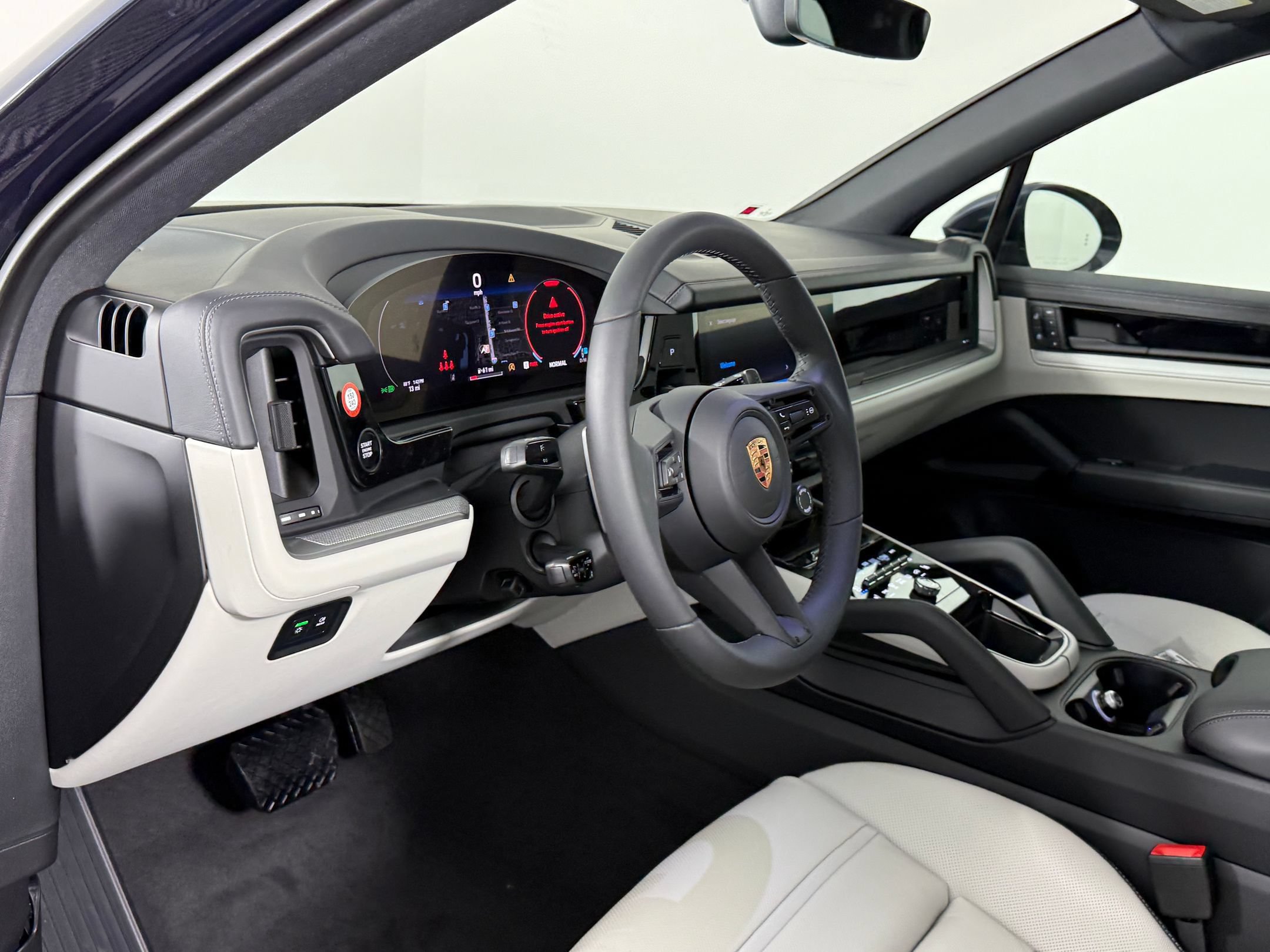 Certified 2026 Porsche Cayenne AWD/4WD image 4