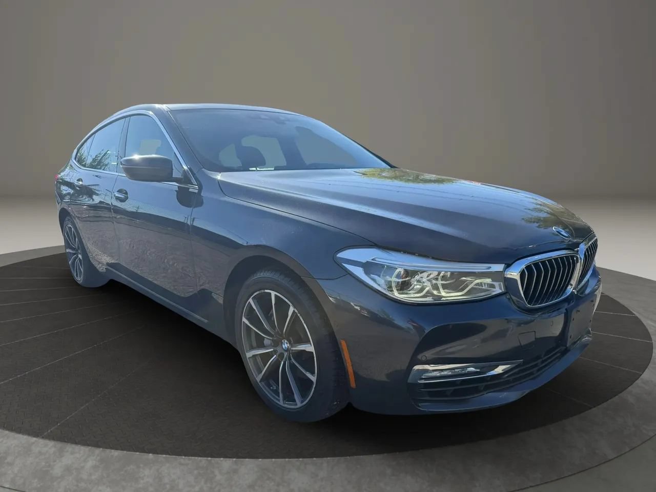 Used 2018 BMW 640i Gran Turismo xDrive w/ Luxury Seating Package AWD/4WD image 3