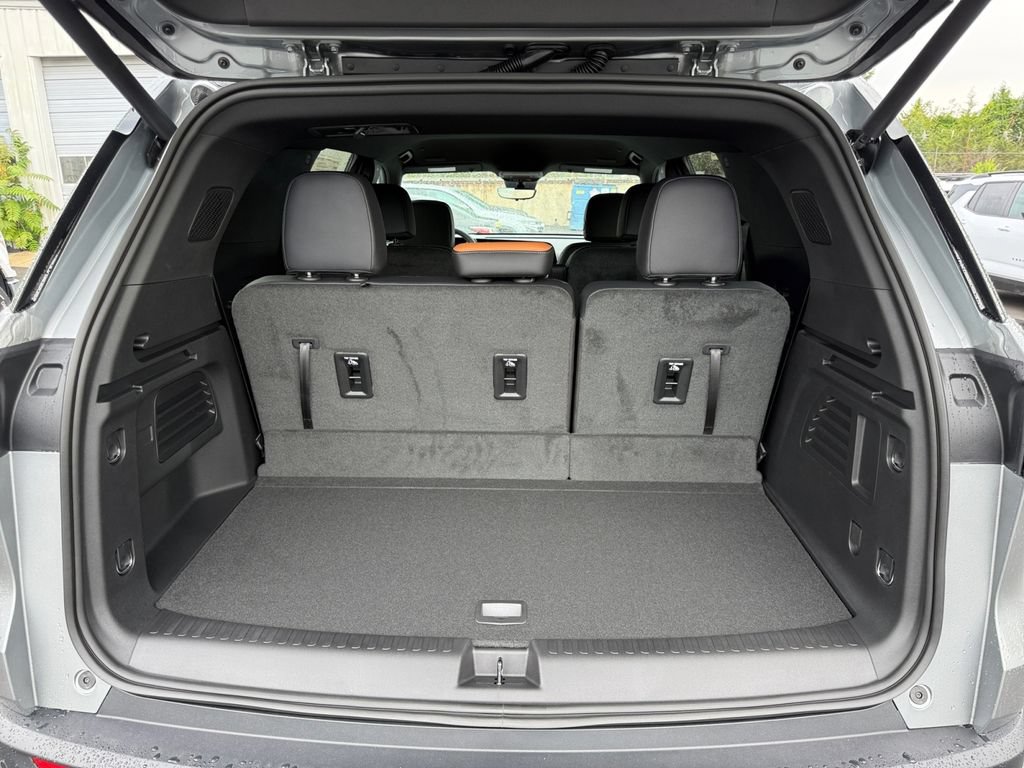 New 2027 Chevrolet Traverse Z71 w/ Driver Confidence Package AWD/4WD image 27