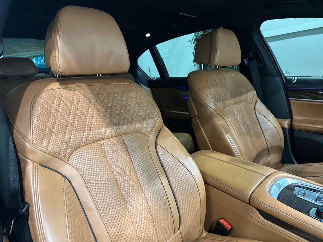 Used 2020 BMW 745e xDrive AWD/4WD image 57