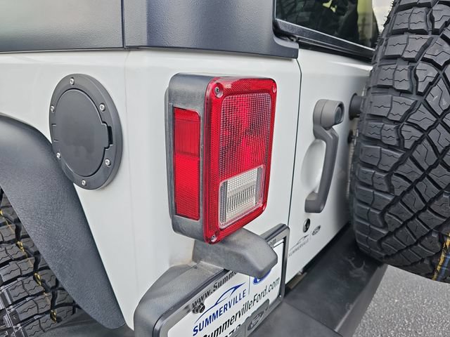 Used 2017 Jeep Wrangler Sport w/ Quick Order Package 24S AWD/4WD image 30