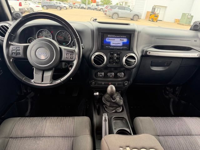 Used 2011 Jeep Wrangler Unlimited Sahara w/ Connectivity Group AWD/4WD image 8