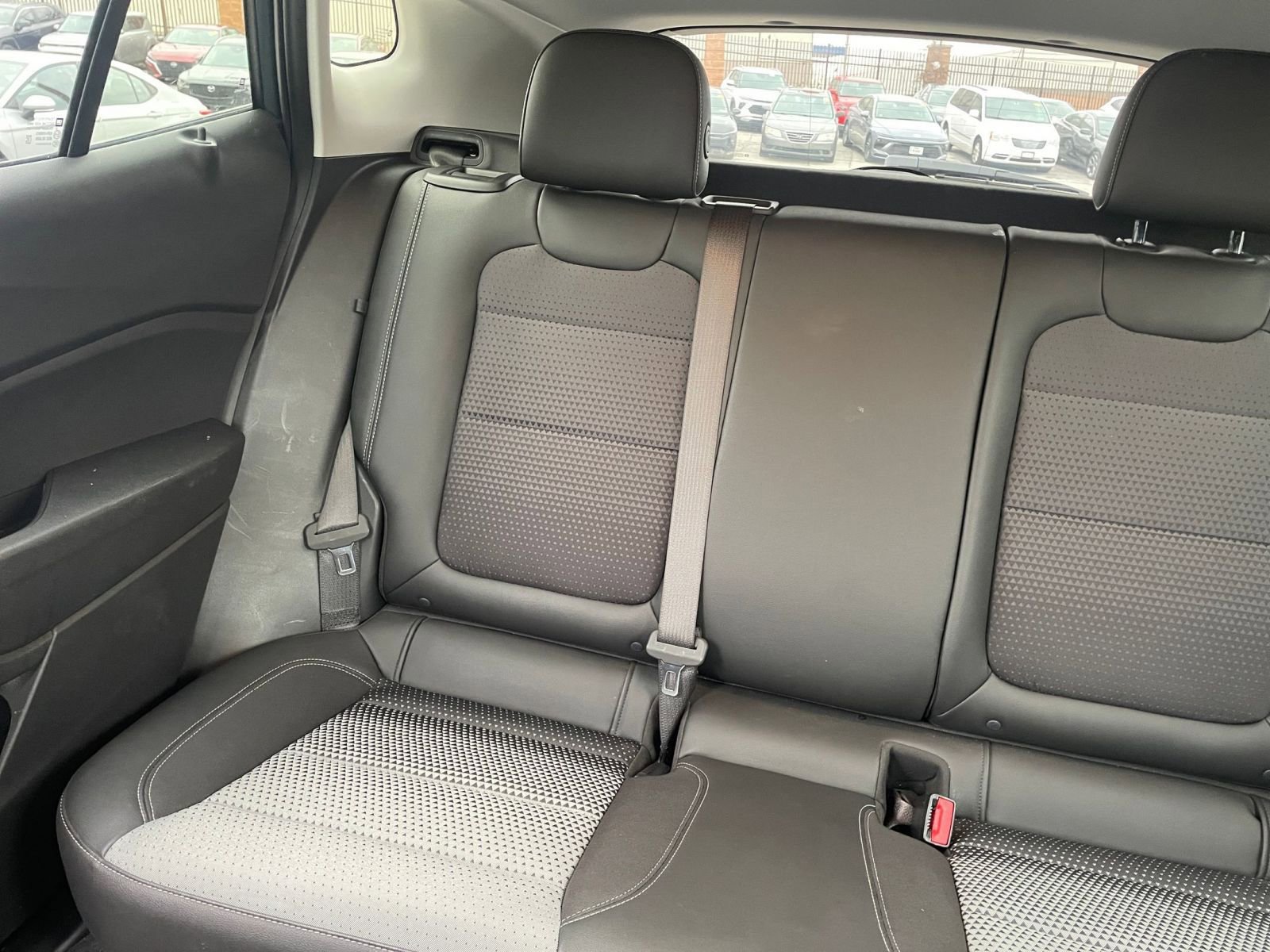 Used 2025 Chevrolet Trax LT w/ LT Convenience Package image 37