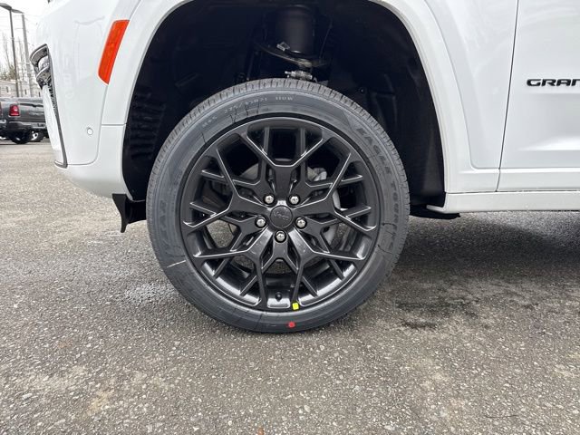 New 2026 Jeep Grand Cherokee Summit w/ Obsidian Package image 13