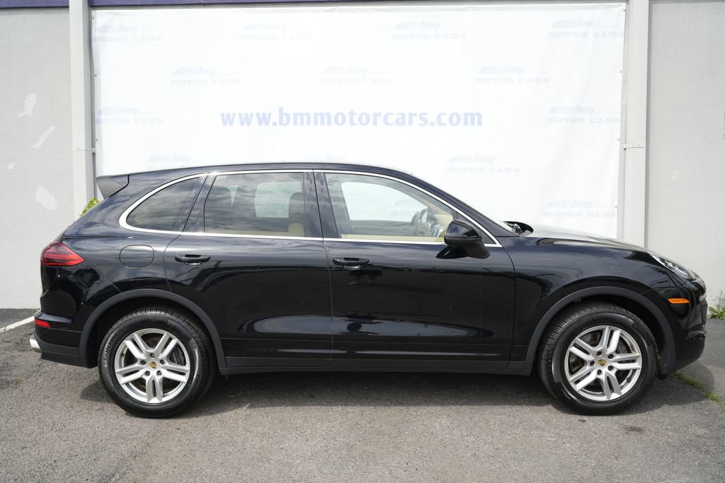 Used 2016 Porsche Cayenne AWD/4WD image 7