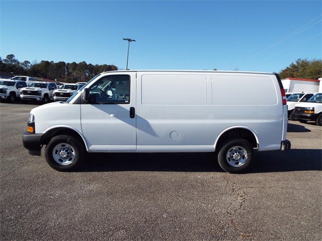 New 2024 Chevrolet Express 2500