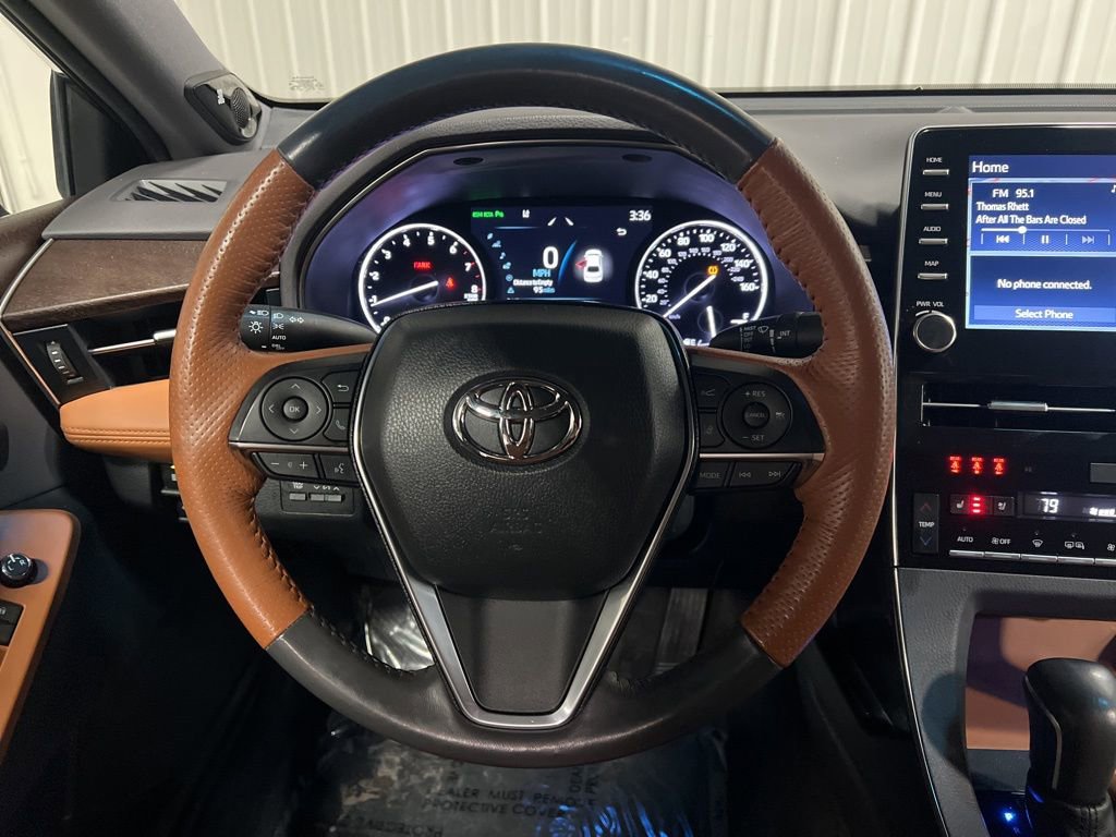 Used 2021 Toyota Avalon Limited image 12