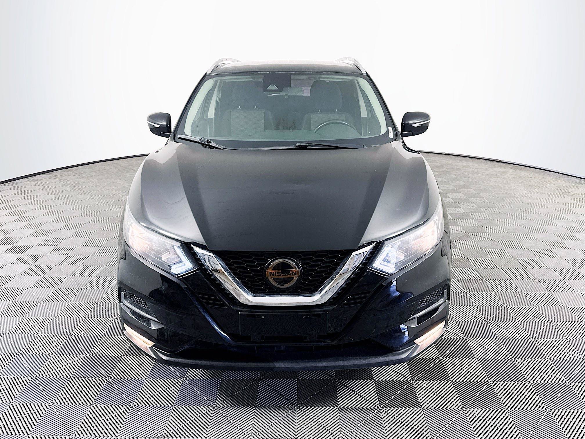 Used 2021 Nissan Rogue Sport SV FWD image 2