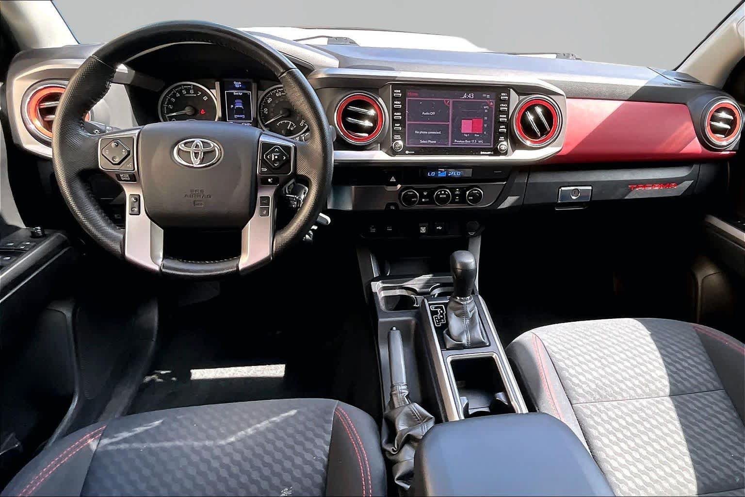 Used 2022 Toyota Tacoma SR5 w/ Technology Package RWD image 16