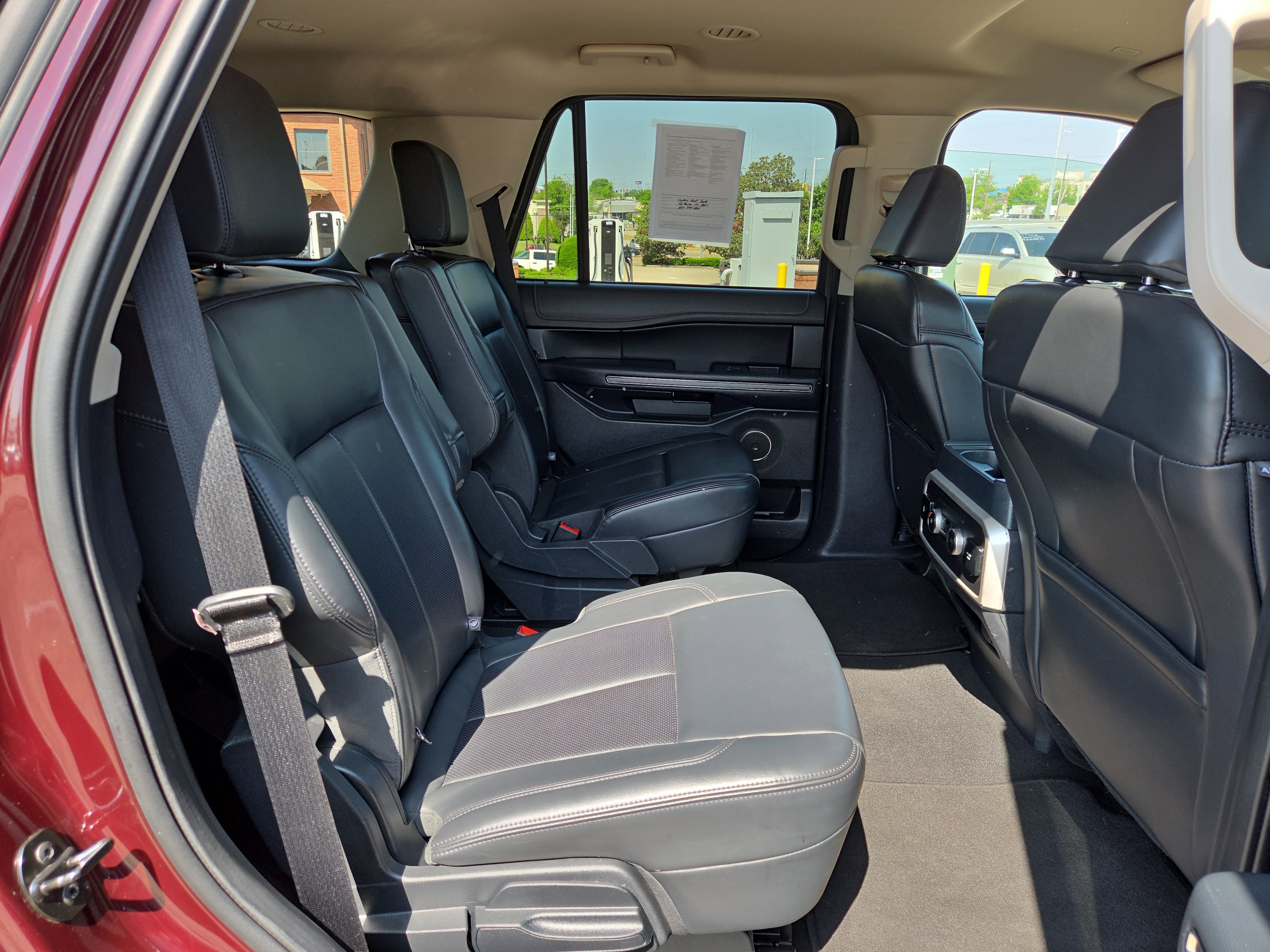 Used 2024 Ford Expedition XLT image 16
