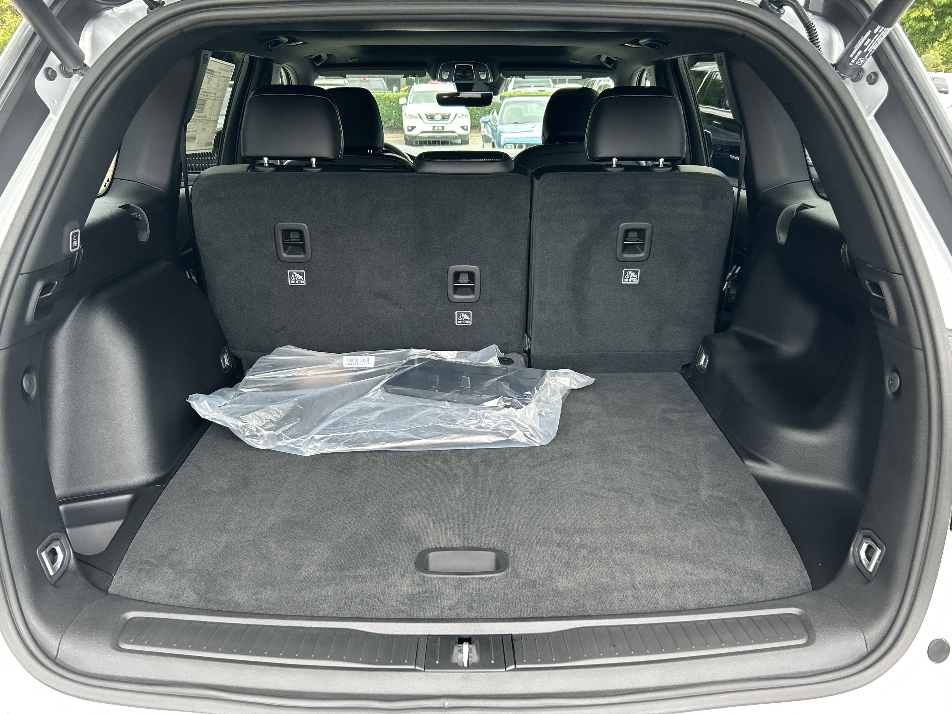 New 2025 Jeep Grand Cherokee Altitude image 18