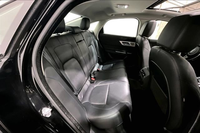 Used 2016 Jaguar XF Prestige AWD/4WD image 22