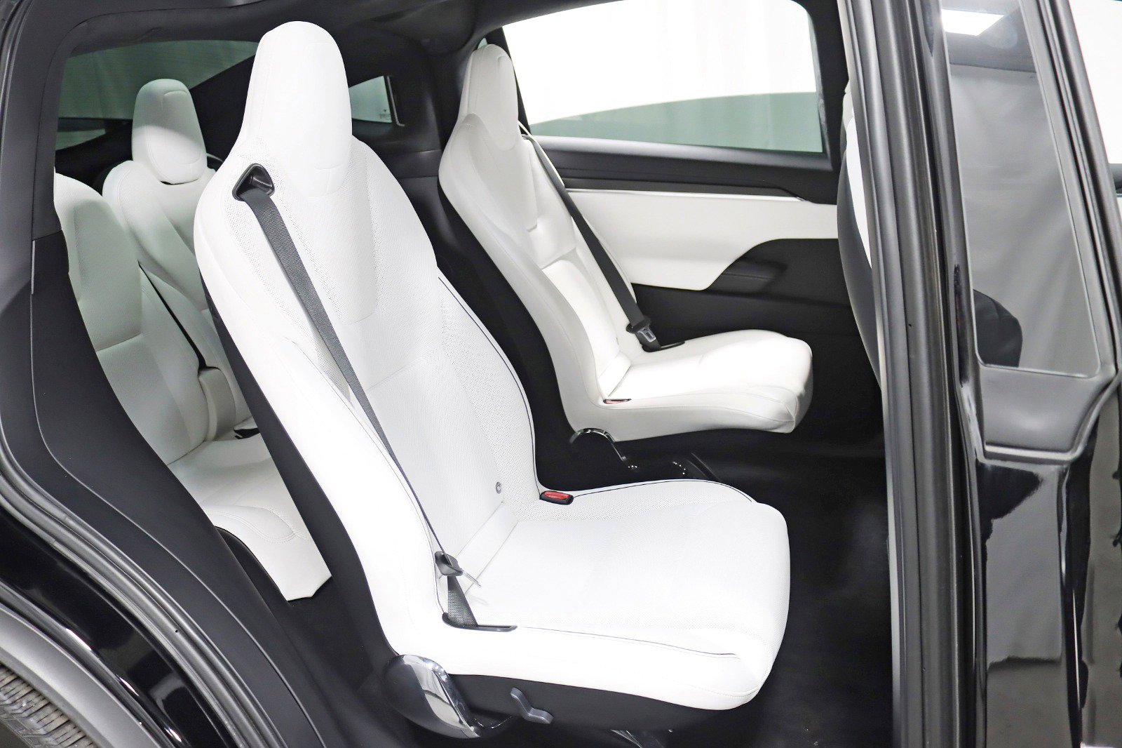 Used 2023 Tesla Model X Plaid image 33