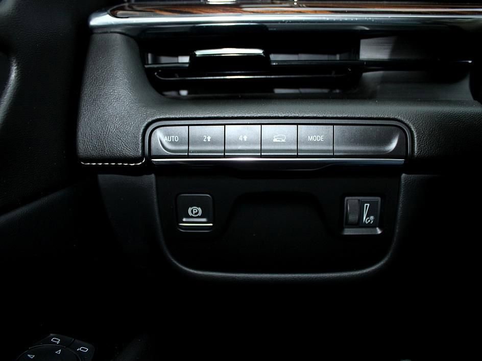 Used 2022 Cadillac Escalade Luxury image 13