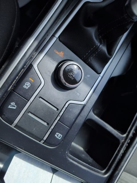 Used 2022 Kia Sorento LX AWD/4WD image 27