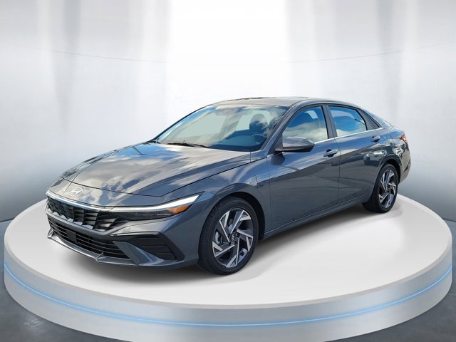 Certified 2025 Hyundai Elantra SEL image 3