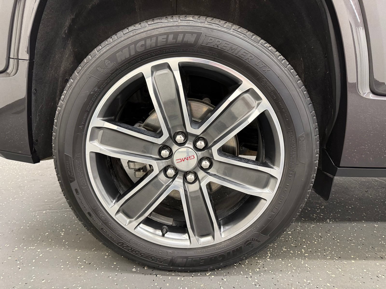 Used 2018 GMC Acadia Denali w/ Technology Package FWD image 20