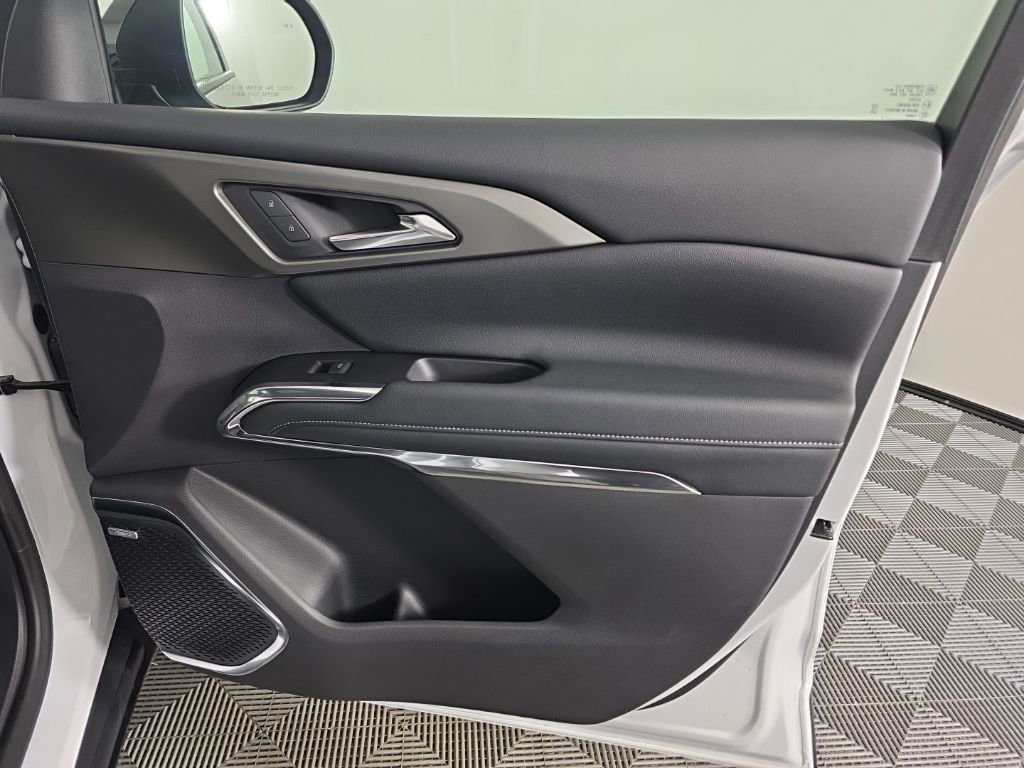 New 2025 Chevrolet Traverse LT w/ Enhanced Driving Package image 39
