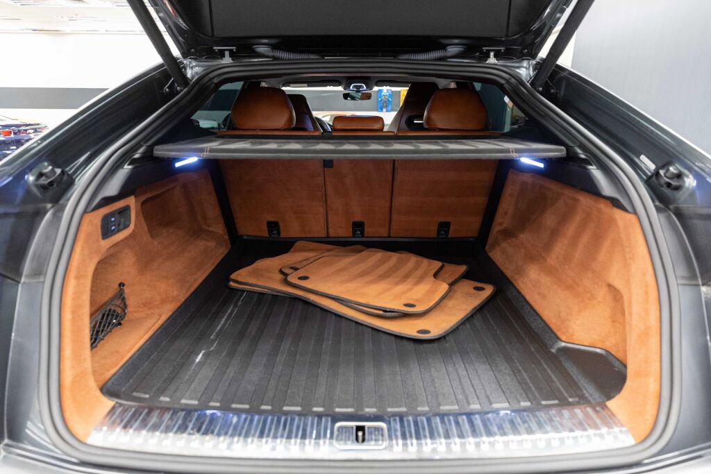 Used 2020 Lamborghini Urus image 12