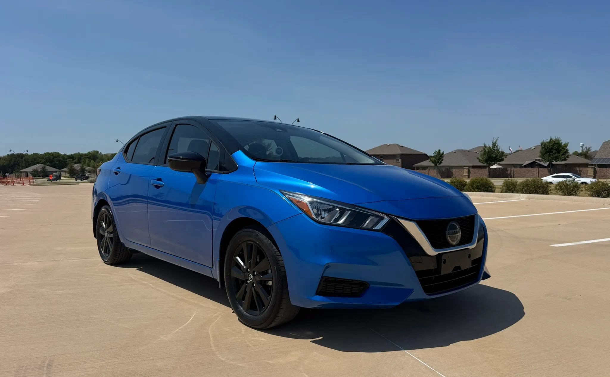 Used 2021 Nissan Versa SV FWD image 3