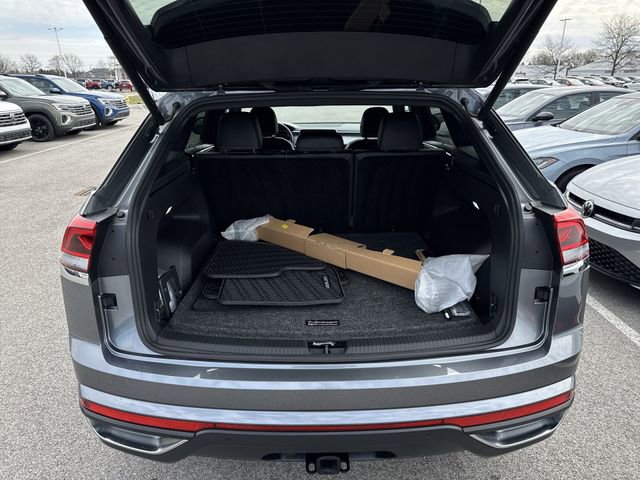 Certified 2024 Volkswagen Atlas Cross Sport SE w/ Black Wheel Package image 24