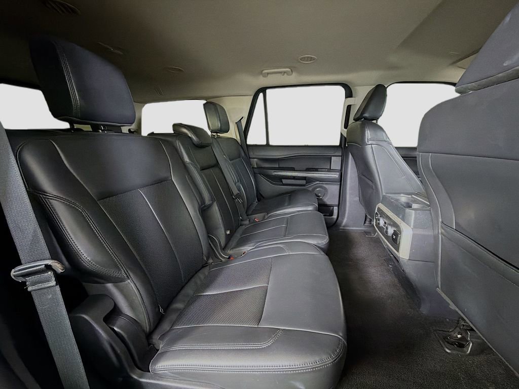 Used 2022 Ford Expedition XLT image 32