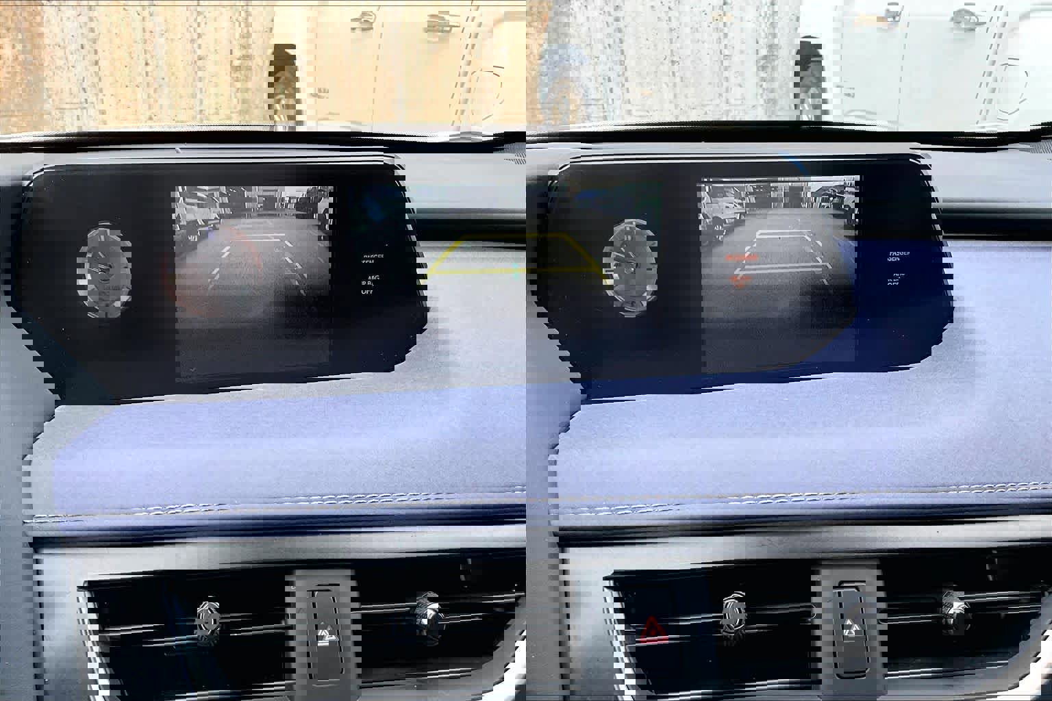 Used 2020 Lexus UX 250h w/ Premium Package image 28