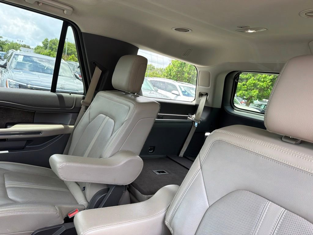 Used 2019 Ford Expedition Limited w/ Special Edition Package RWD image 10
