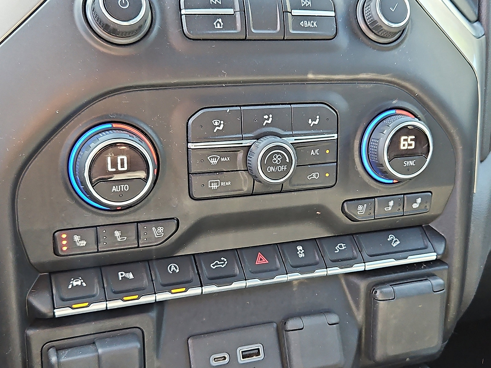 Used 2019 Chevrolet Silverado 1500 LTZ w/ LTZ Premium Package image 15