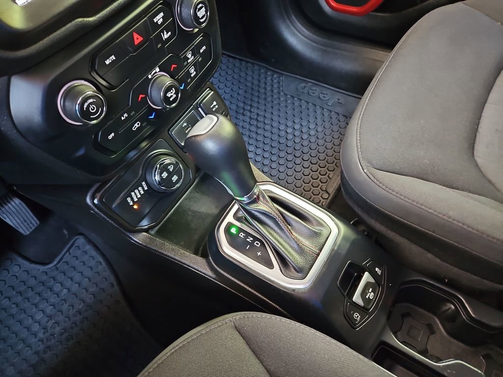 Used 2023 Jeep Renegade Trailhawk image 19