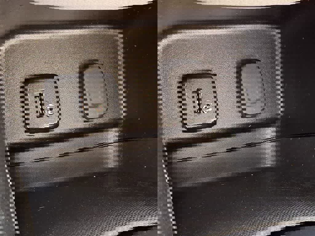 Used 2018 Chevrolet Equinox LT image 22