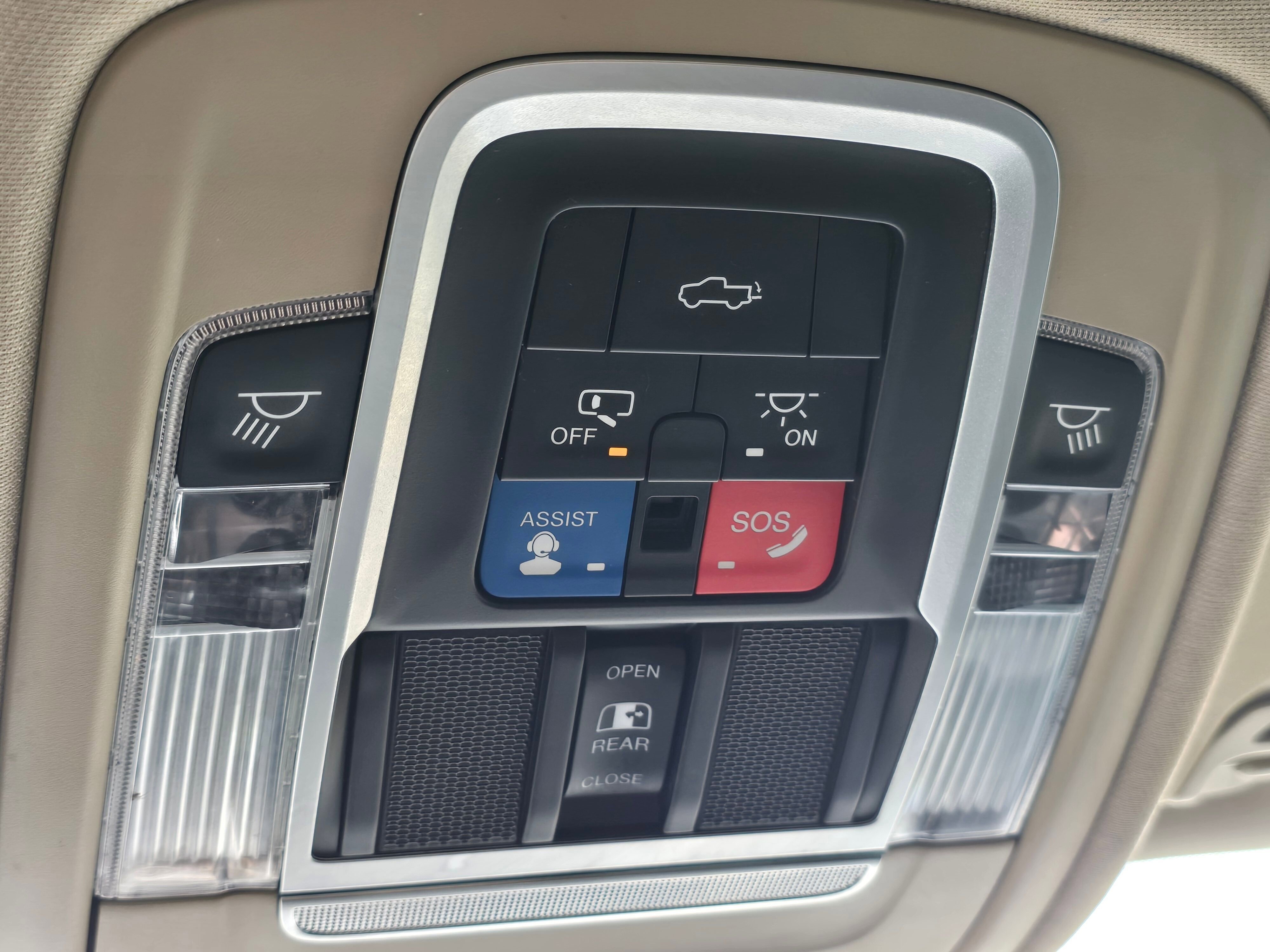 Used 2019 RAM 1500 Laramie AWD/4WD image 22