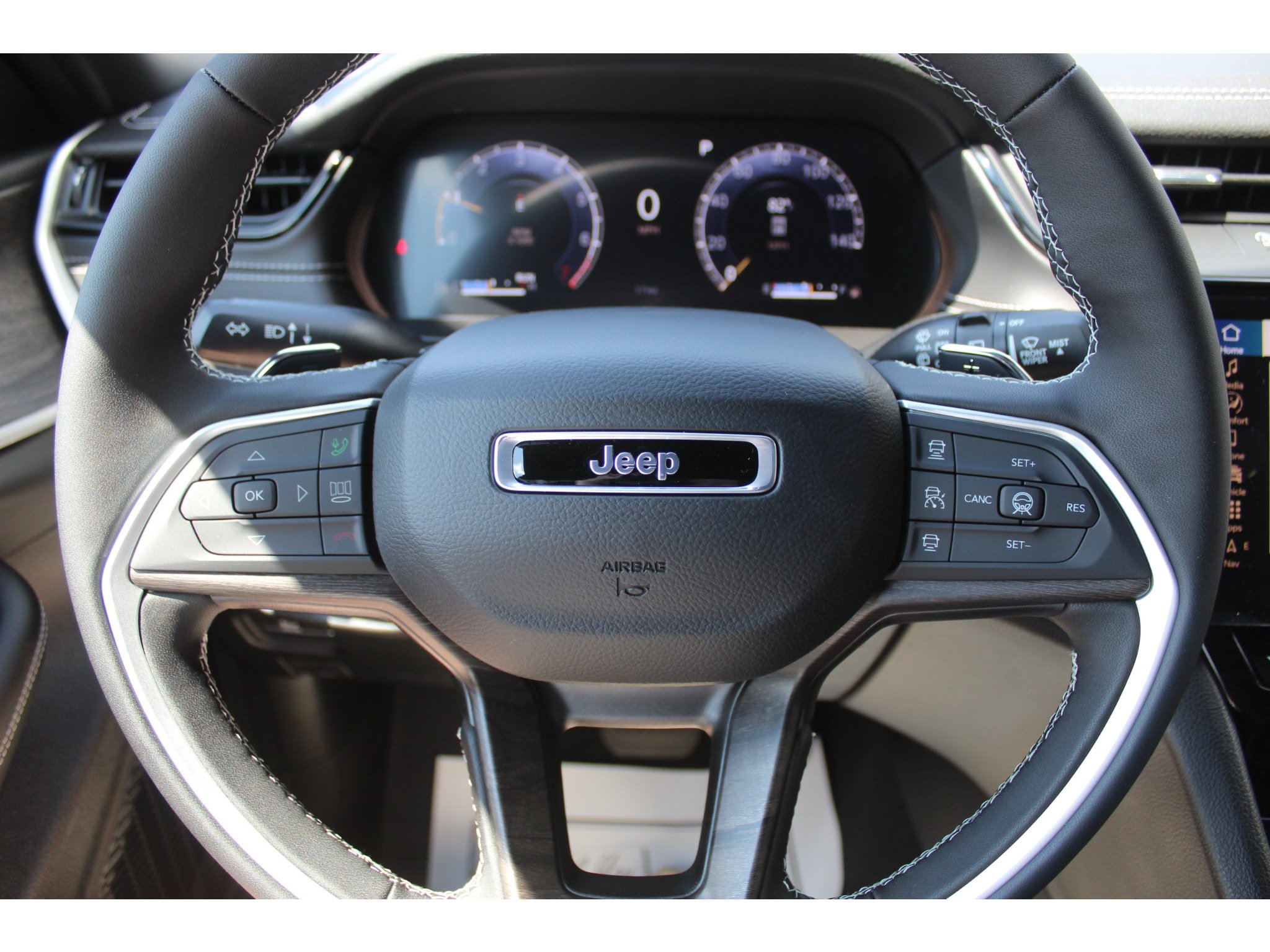 New 2027 Jeep Grand Cherokee Limited AWD/4WD image 10