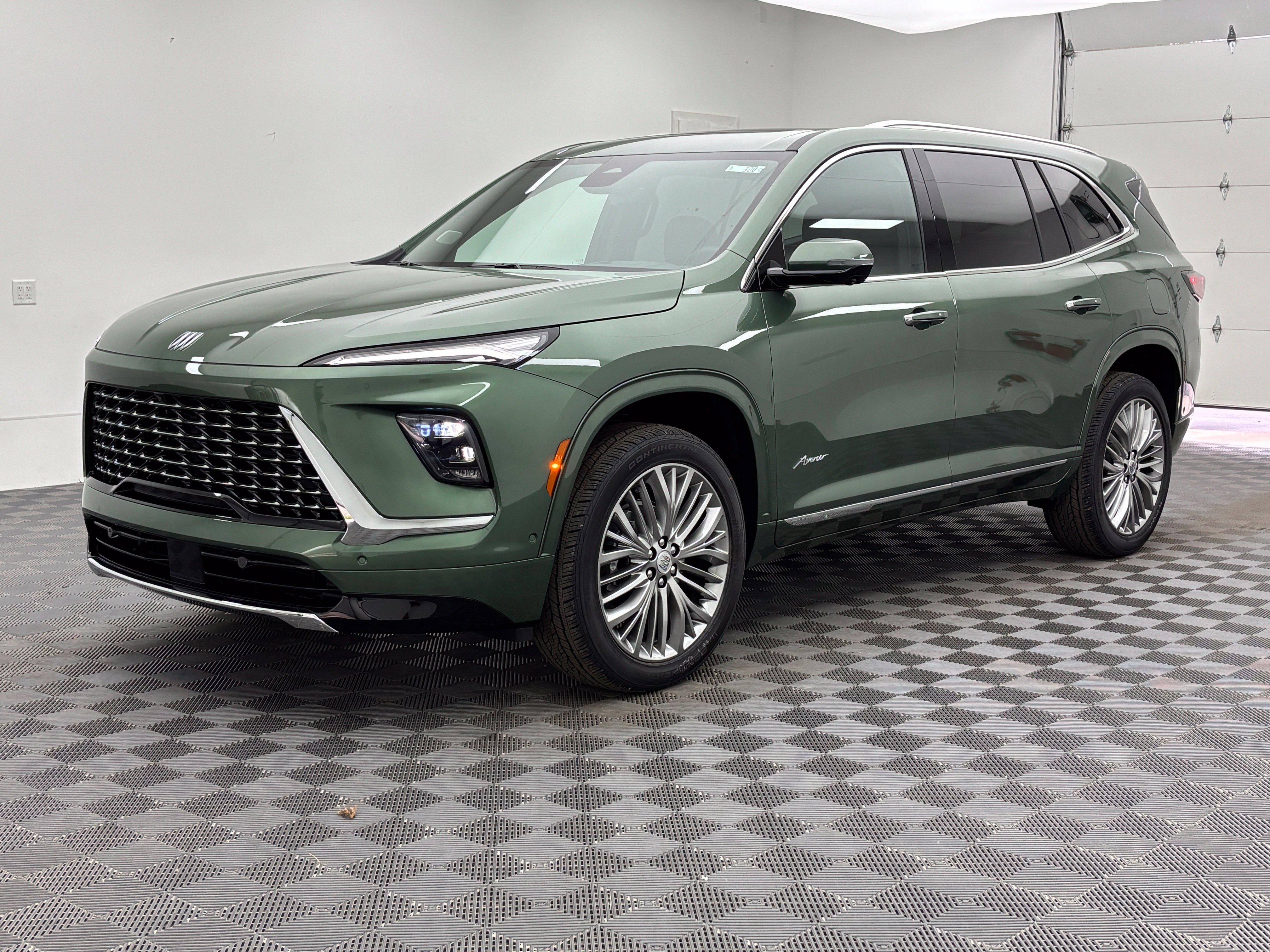 New 2027 Buick Enclave Avenir w/ LPO, Floor Liner Package AWD/4WD image 2